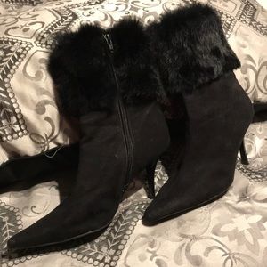 😍😍😍Size 8 BLACK FUR ANKLE BOLARO BOOTS